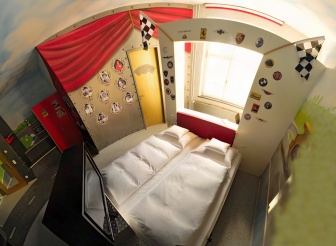 V8 Hotel (offizielle Bilder)