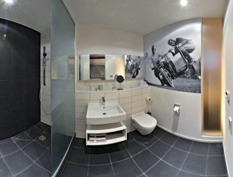 V8 Hotel (offizielle Bilder)