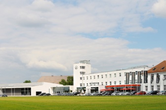 V8 Hotel (offizielle Bilder)