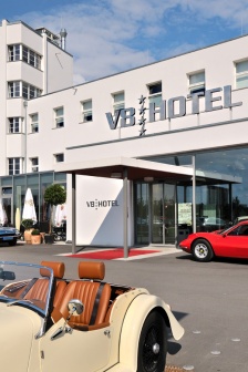 V8 Hotel (offizielle Bilder)