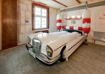 V8 Hotel (offizielle Bilder)