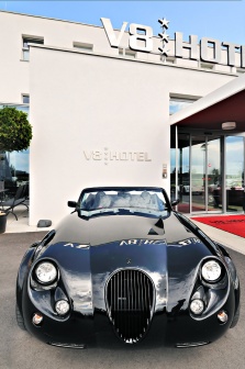 V8 Hotel (offizielle Bilder)