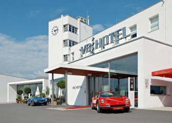 V8 Hotel (offizielle Bilder)