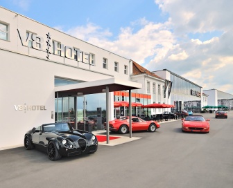 V8 Hotel (offizielle Bilder)